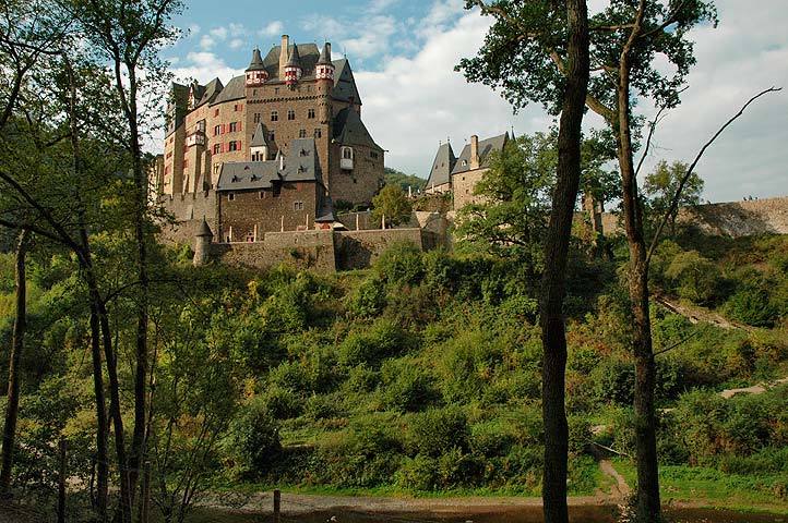 Burg Eltz über Moselkern Elzbach Mosel Wirschem Eifel