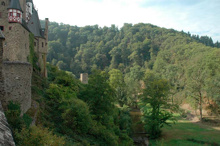 Burg Eltz über Moselkern Elzbach Mosel Wirschem Eifel