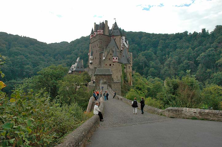 Burg Eltz über Moselkern Elzbach Mosel Wirschem Eifel