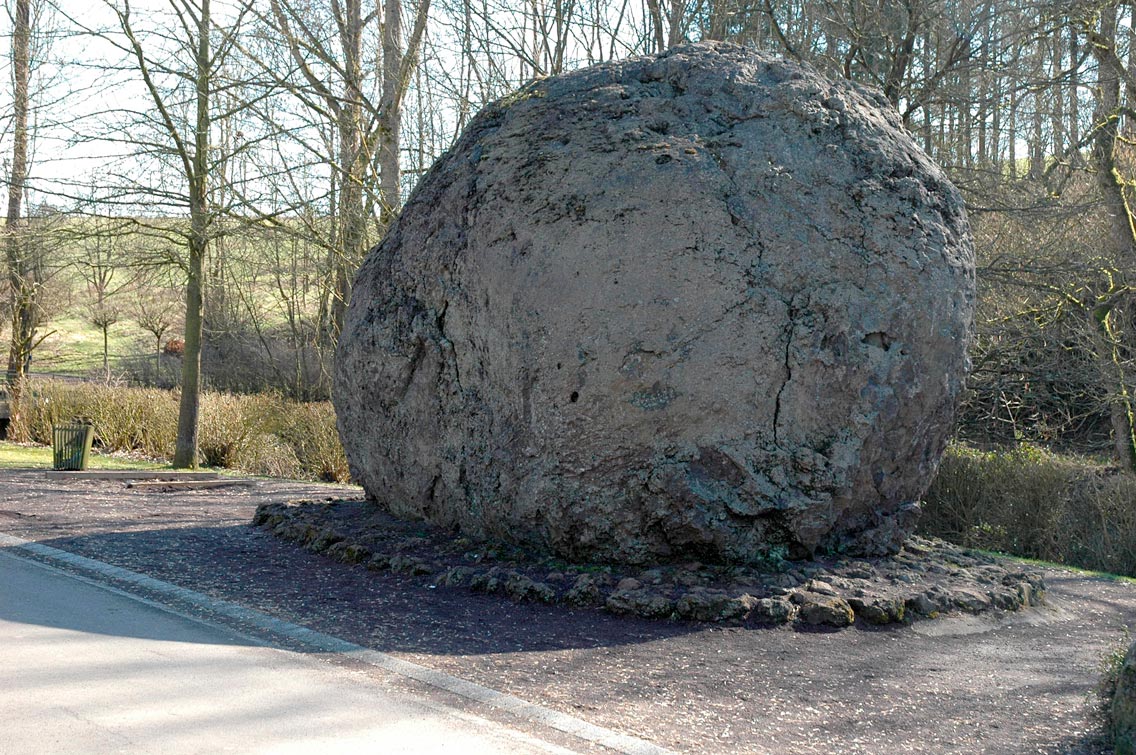 vulkanische Bombe Lavabombe Strohn Eifel