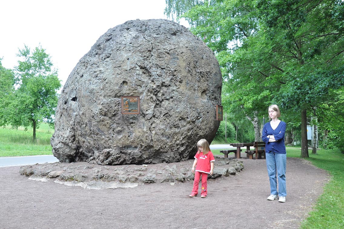 vulkanische Bombe Lavabombe Strohn Eifel