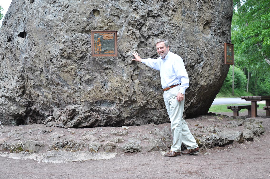 vulkanische Bombe Lavabombe Strohn Eifel